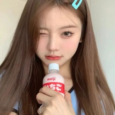 章子怡晒两个女儿照片，网友：大女儿和私下差别太大